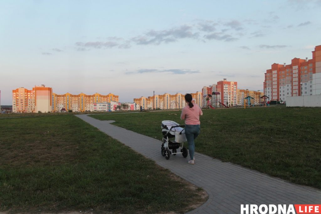 "Дзеці гуляюць на паркоўцы". Што жыхары Альшанкі думаюць аб стварэнні парку ў мікрараёне "Дзеці гуляюць на паркоўцы". Што жыхары Альшанкі думаюць аб стварэнні парку ў мікрараёне