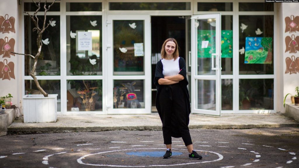 Званарка, ультрамаратонка, мядовая самэлье: у Гродне адкрылася выстава пра жанчын, якія руйнуюць стэрэатыпы Званарка, ультрамаратонка, мядовая самэлье: у Гродне адкрылася выстава пра жанчын, якія руйнуюць стэрэатыпы