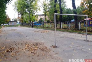 Жыхары праявілі актыўнасць: на Гагарына не будзе паркоўкі на дзіцячай пляцоўцы строительство парковки Гагарина Мира детская площадка