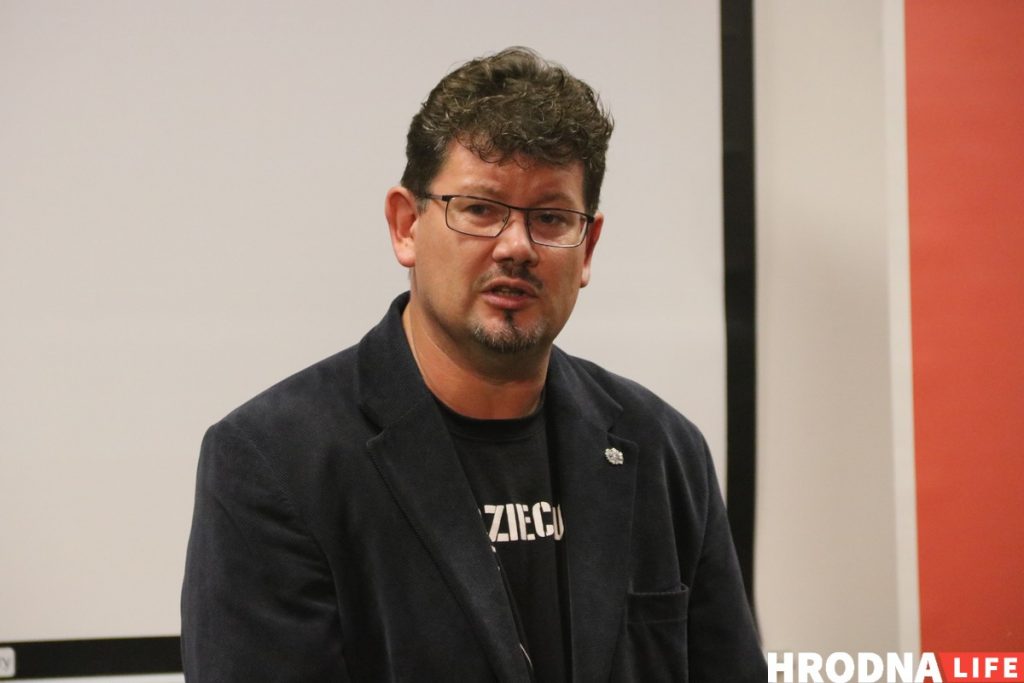 Што такое ПЭН і чаму там сварацца. Андрэй Хадановіч пра скандальны канфлікт беларускіх літаратараў