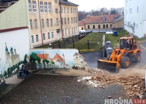 Ацяпляльны сезон пачаўся, а вуліца Савецкая яшчэ перакапаная Ацяпляльны сезон пачаўся, а вуліца Савецкая яшчэ перакапаная