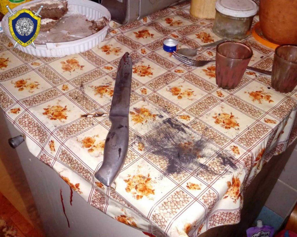 Пад Ваўкавыскам мужчына зарэзаў брата, будучы п'яным нож убийство