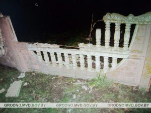 Хлопец скраў з крамы піва і цукеркі на 400 рублёў. Але службовы сабака іх знайшоў Хлопец скраў з крамы піва і цукеркі на 400 рублёў. Але службовы сабака іх знайшоў