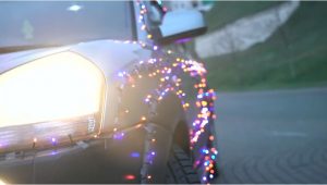 На Стары Новы год гродзенец катаўся па горадзе на машыне ў гірляндах