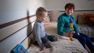 «Але ж я ў гэтым не вінаваты». Маленькі Міша, зь якім бацька хаваўся ў Расеі, вярнуўся дадому «Але ж я ў гэтым не вінаваты». Маленькі Міша, зь якім бацька хаваўся ў Расеі, вярнуўся дадому