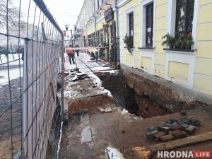 «Новы ўваход - сучаснае рашэнне». Хто дазволіў капаць і прабіваць сцяну ў старадаўнім сутарэнні на Савецкай? «Новы ўваход - сучаснае рашэнне». Хто дазволіў капаць і прабіваць сцяну ў старадаўнім сутарэнні на Савецкай?