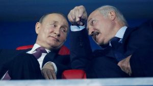 Прарасійскія сайты ў Беларусі спрабуюць купіць папулярнасць Президенты Александр Лукашенко и Владимир Путин в Минске 30 июня 2019. REUTERS/Vasily Fedosenko