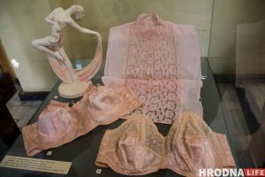 10 жаночых рэчаў 20 стагоддзя, якія вам захочацца мець выстава новы замак (13)