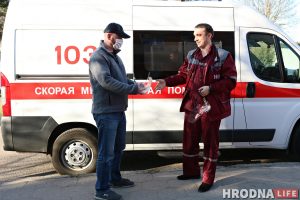 Гродзенскія актывісты раздалі паўтары тысячы масак медыкам Гродзенскія актывісты раздалі паўтары тысячы масак медыкам