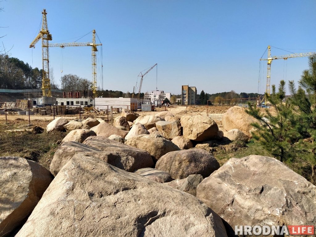 На БЛК знайшлі дзясяткі валуноў. Што з імі можна зрабіць? На БЛК знайшлі дзясяткі валуноў. Што з імі можна зрабіць?