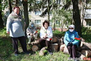 «Гэта наш раён і нашы дрэвы». Жыхары Горкага незадаволеныя высечкай у двары «Гэта наш раён і нашы дрэвы». Жыхары Горкага незадаволеныя высечкай у двары