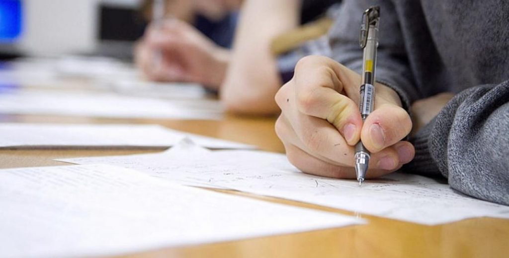 У Беларусі пераносяць уступную кампанію. Наконт выпускных будуць вырашаць у школах У Беларусі пераносяць уступную кампанію. Наконт выпускных будуць вырашаць у школах