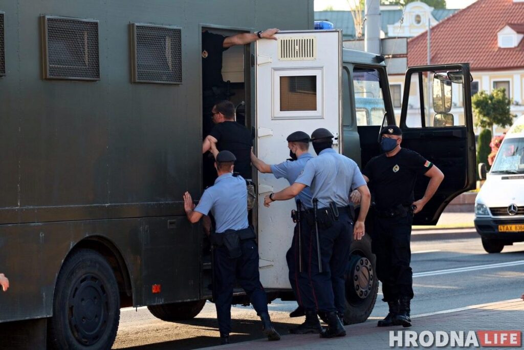 У Гродне прайшлі суды над затрыманымі на акцыі салідарнасці У Гродне прайшлі суды над затрыманымі на акцыі салідарнасці