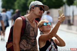 «Мэта - аб'ехаць усю краіну". Турысты прыляцелі з Індыі, селі на ровары і паехалі па Беларусі «Мэта - аб'ехаць усю краіну". Турысты прыляцелі з Індыі, селі на ровары і паехалі па Беларусі