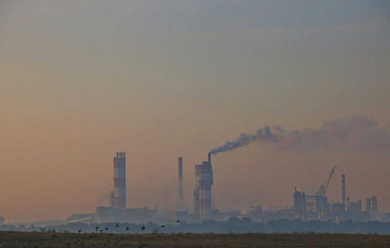 Над  “Азотом” ожидается бурый дым: это увеличится выброс из-за остановки цехов