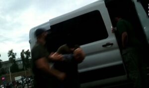 Пяцярых удзельнікаў акцыі мірнага пратэсту асудзілі на суткі