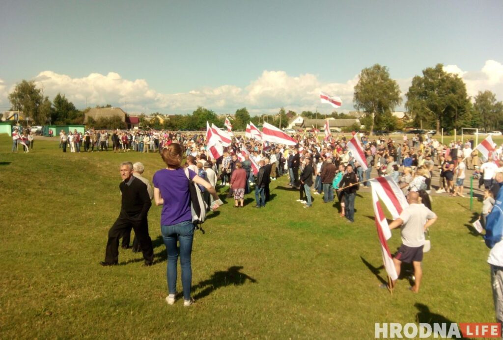 800 человек пришли на митинг доверенного лица Тихановской в ​​Новогрудке