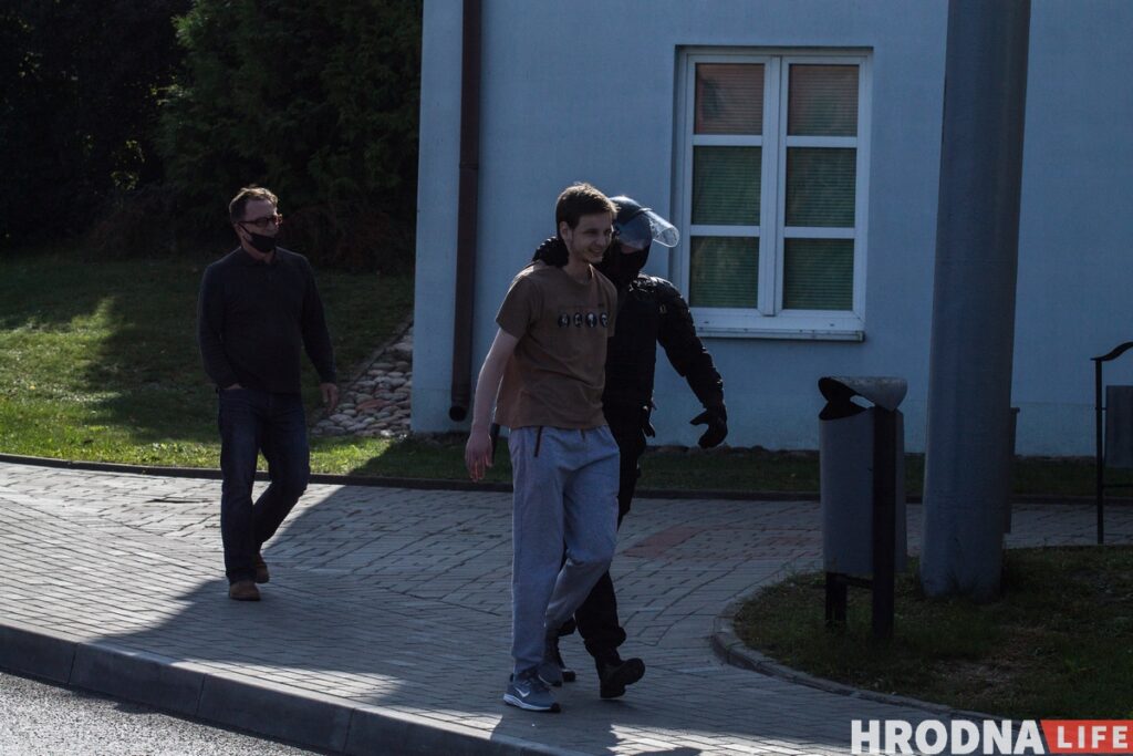 Праваабаронцы: у Беларусі пасля выбараў затрымалі 25 тысяч чалавек, 20 спраў спынілі Праваабаронцы: у Беларусі пасля выбараў затрымалі 25 тысяч чалавек, 20 спраў спынілі