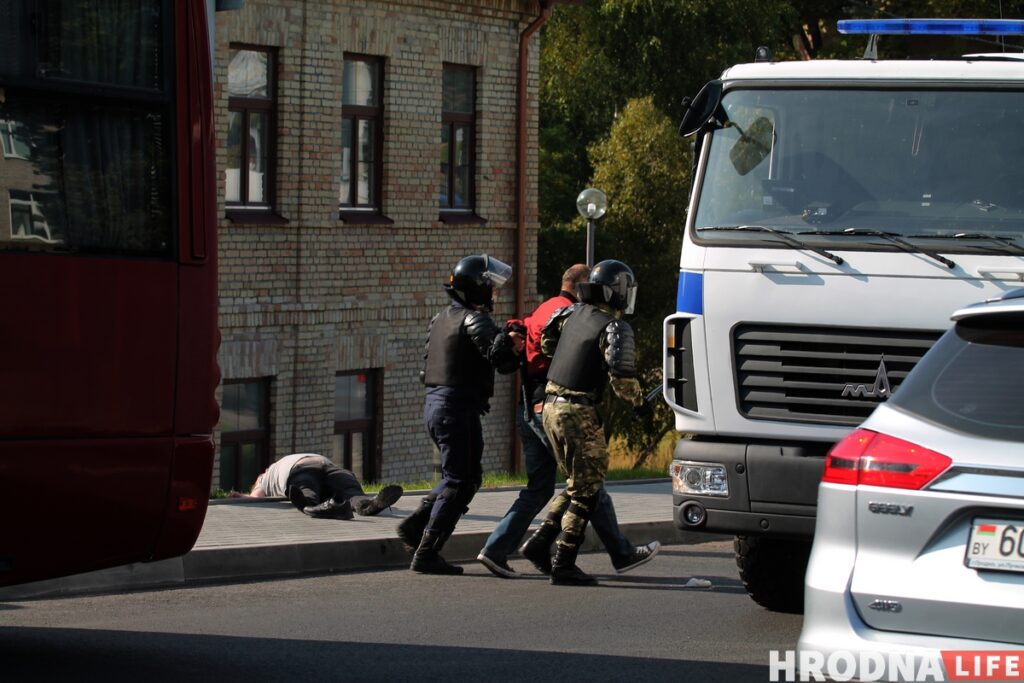У Ваўкавыску ахоўніка "Еўраопта" затрымалі за негатыўныя водгукі на тавары Затрыманні 20 верасня 2020 года ў Гродне.