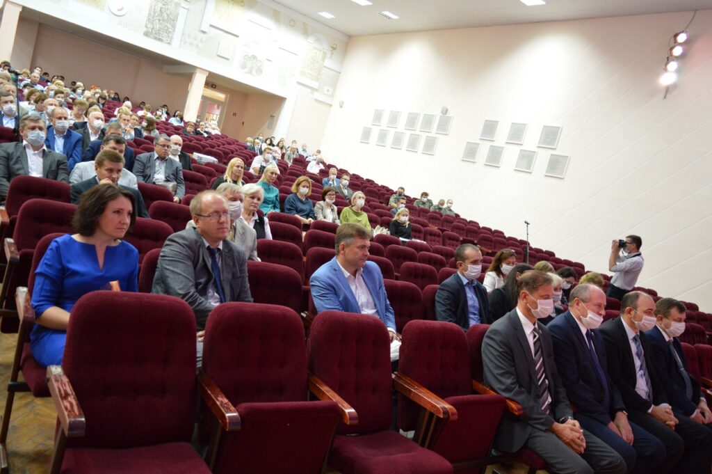 "Змены вырашаюцца не праз вуліцу". Уладзімір Каранік наведаў ГрДМУ