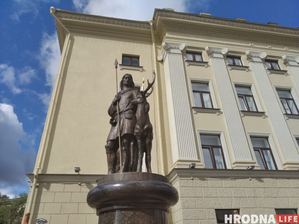 Скульптуру Святога Губерта ўсталявалі ў Гродне Скульптуру Святога Губерта ўсталявалі ў Гродне