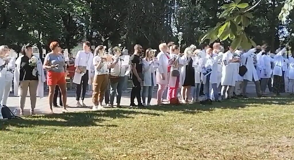 «Мы не хаваем твары — нам не сорамна перад народам». Медыкі Гродна запісалі зварот «Мы не хаваем твары — нам не сорамна перад народам». Медыкі Гродна запісалі зварот