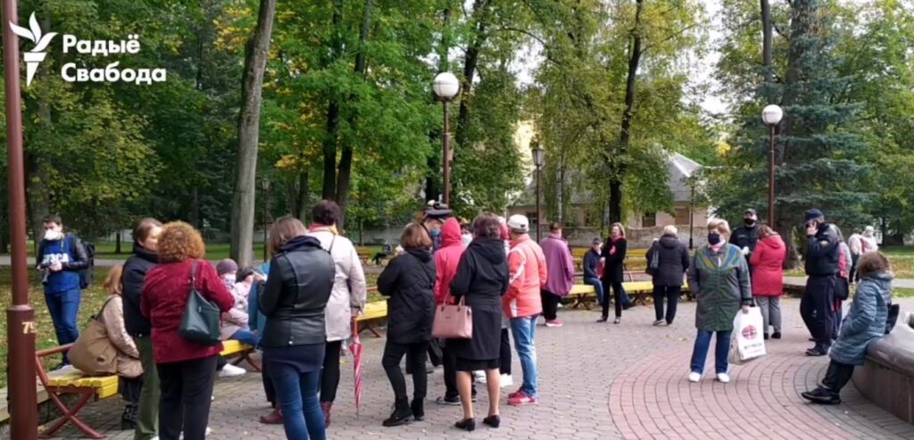 У Гродне бабулі і дзядулі сабраліся ў парку Жылібера. Адбыліся затрыманні У Гродне бабулі і дзядулі сабраліся ў парку Жылібера. Адбыліся затрыманні