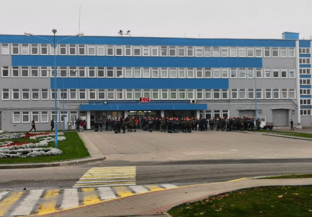 Супрацоўніка "Гродна Азот" асудзілі па двух справах на месяц арышту