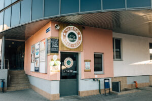 У гродзенскім клубе забаранілі выконваць караоке "з палітычным падтэкстам". Такое абмежаванне там упершыню