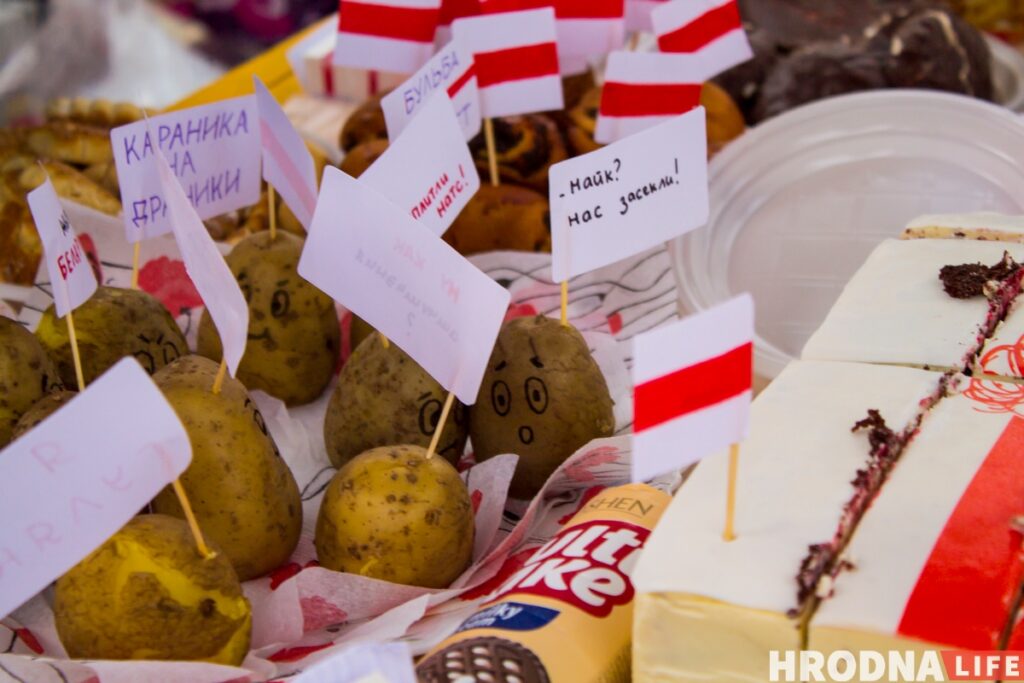 Гродзенцы зладзілі дваровы фестываль да Дня маці. Да іх прыехала міліцыя Гродзенцы зладзілі дваровы фестываль да Дня маці. Да іх прыехала міліцыя