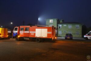 Падчас пажару ў драўляным доме ў Гродне загінула гродзенка (відэа відавочцаў) Падчас пажару ў драўляным доме ў Гродне загінула гродзенка (відэа відавочцаў)