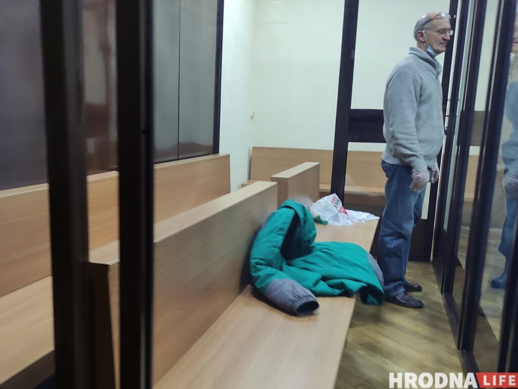 Гродзенца за ўдар у сцягно сілавіку могуць пакараць двума гадамі калоніі і штрафам 5 400 рублёў Гродзенца за ўдар у сцягно сілавіку могуць пакараць двума гадамі калоніі і штрафам 5 400 рублёў