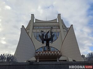 “Осталось сыграть два спектакля”. Гродненский драмтеатр не продлил контракт с актрисой Оксаной Пликус “Осталось сыграть два спектакля”. Гродненский драмтеатр не продлил контракт с актрисой Оксаной Пликус