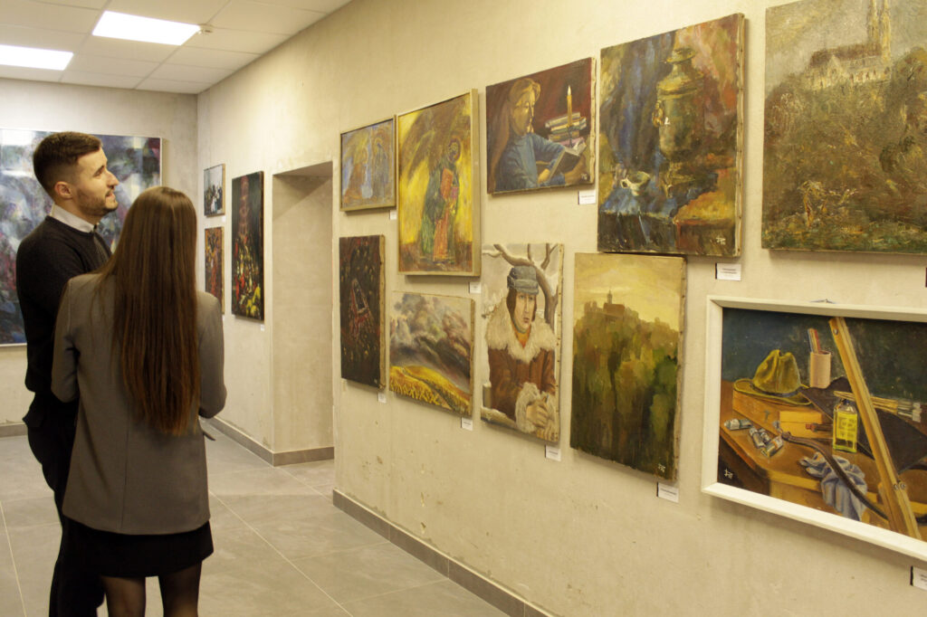 Падчас крызісу для бізнесу ў Гродне адкрылася арт-галерэя. Навошта? Падчас крызісу для бізнесу ў Гродне адкрылася арт-галерэя. Навошта?