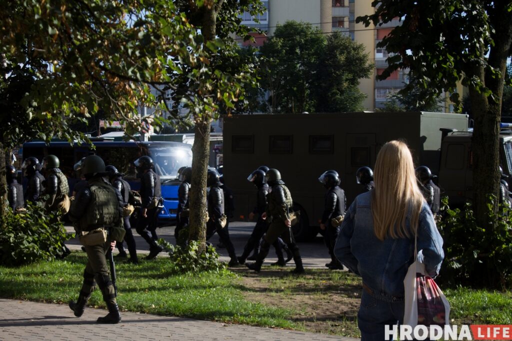 "Працуем, браты!”. Семярых гродзенцаў затрымалі ў студзені на маршы памяці Бандарэнкі АМАП Гродна