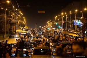 Новыя законы. У Беларусі за гудок на акцыі змогуць забіраць правы на год