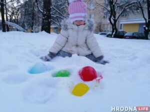 Снежный вулкан и ледяной боулинг. Что еще попробовать, пока зима не закончилась зимние игры с детьми