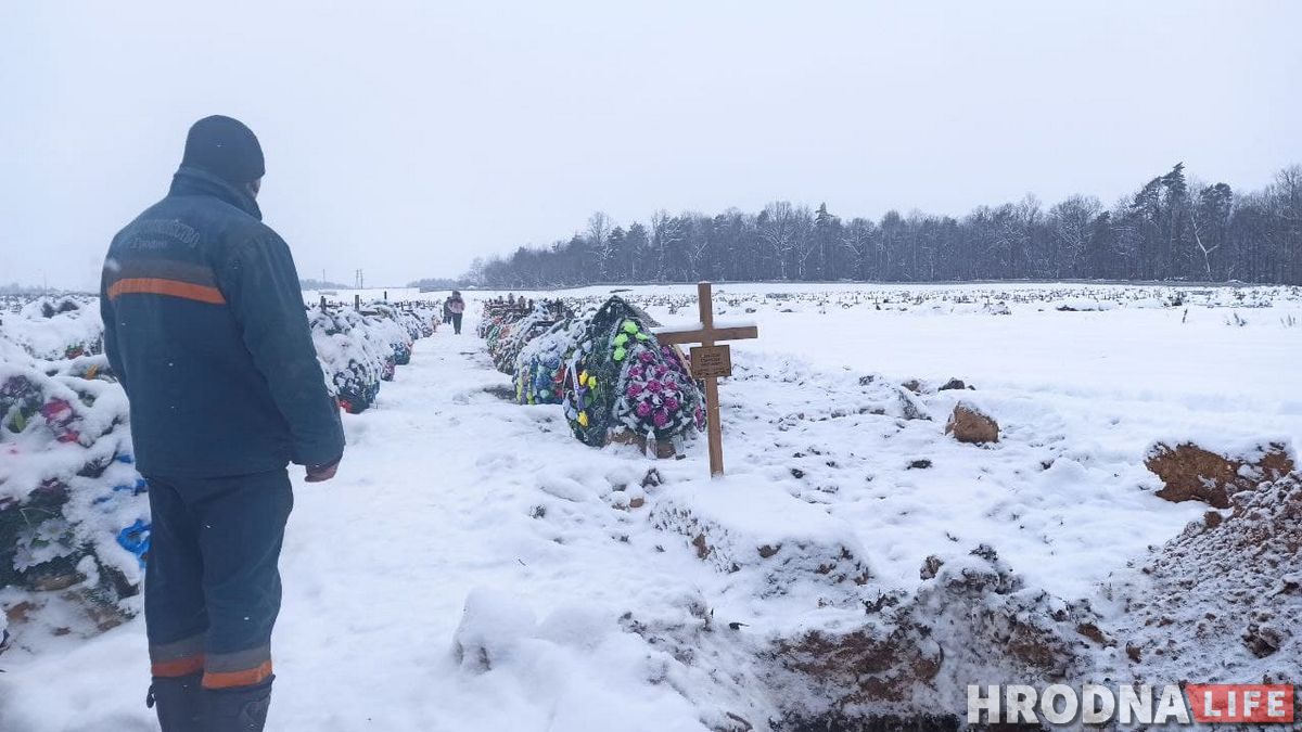 Гродненского “Свистуна” похоронили спустя месяц после смерти: вот, где находится могила музыканта