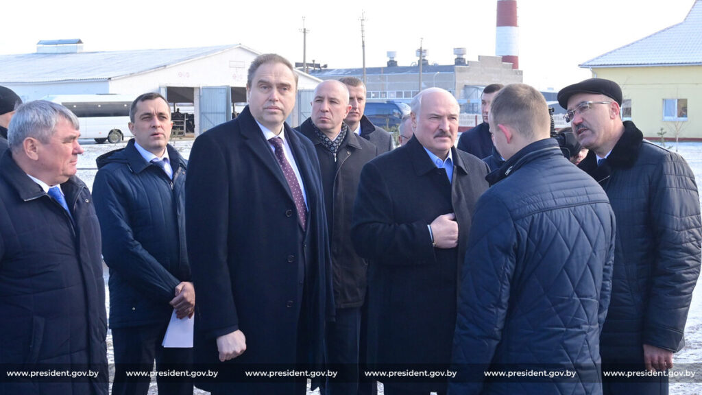 "Будуць у вас іншыя прэзідэнты, а зараз набярыцеся цярпення". Пра што Лукашэнка казаў у Гродне "Будуць у вас іншыя прэзідэнты, а зараз набярыцеся цярпення". Пра што Лукашэнка казаў у Гродне