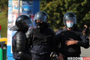 15 сілавікоў з Гродна трапілі ў новы санкцыйны спіс краін Балтыі Силовики в Гродно 20 сентября. Фото: Елена Ковальчук