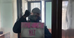 Абвінавачаны Ігар Банцэр абвясціў сухую галадоўку. Чым яна небяспечная? Игорь Банцер в суде. Фото: TUT.BY