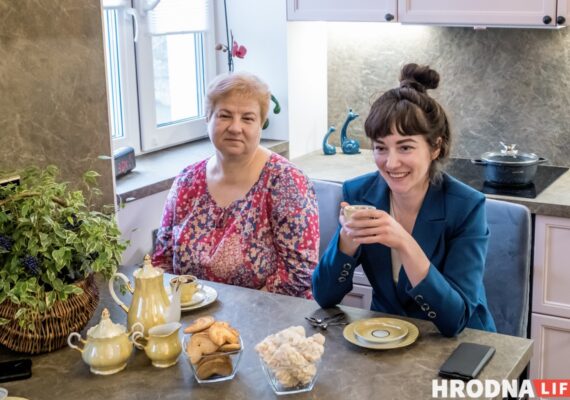 Японскія сюжэты і жоўтая цэгла. Дызайнерка — пра жыццё некалькіх пакаленняў у адной кватэры Японскія сюжэты і жоўтая цэгла. Дызайнерка — пра жыццё некалькіх пакаленняў у адной кватэры