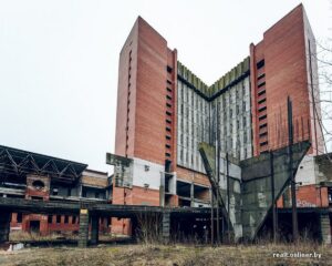 Аэравакзал за $40. З аўкцыёну прадалі самы вялікі занядбаны будынак Гродна Аэравакзал за $40. З аўкцыёну прадалі самы вялікі занядбаны будынак Гродна