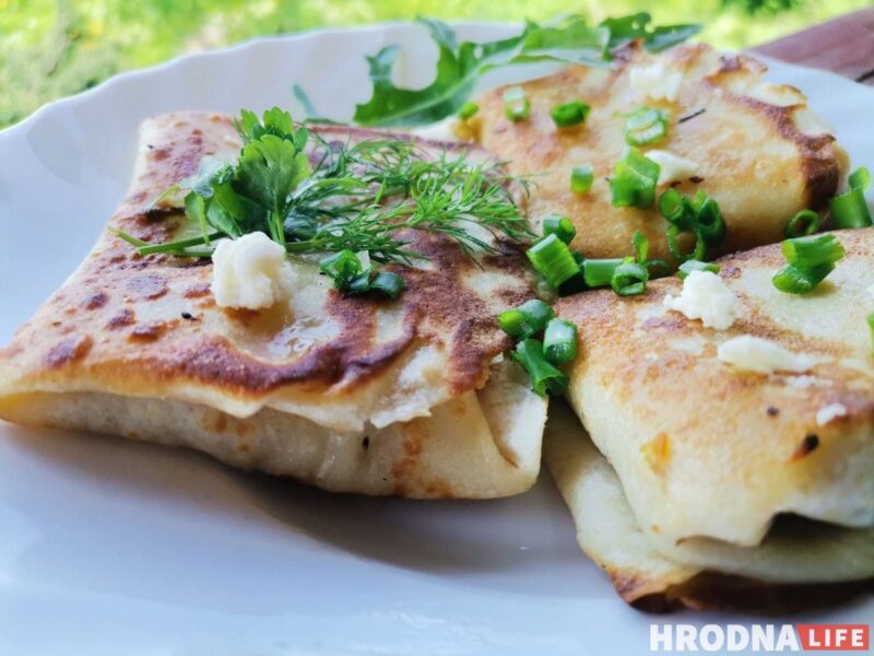 Гатуй хутка, еш павольна. Блінцы з начынкай для нядзельнага сняданку