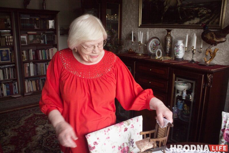 Шафа з запалкавага карабка, а раяль з Кітая. Гродзенка робіць лялечныя домікі, якія не адрозніць ад сапраўдных Шафа з запалкавага карабка, а раяль з Кітая. Гродзенка робіць лялечныя домікі, якія не адрозніць ад сапраўдных