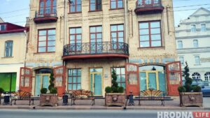 На Савецкай плошчы з'явіцца яшчэ адзін будынак. Што там можа быць? На Савецкай плошчы з'явіцца яшчэ адзін будынак. Што там можа быць?