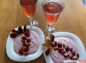 Гатуй хутка, еш павольна. Тварожна-клубнічны сняданак для нядзельнай раніцы Гатуй хутка, еш павольна. Тварожна-клубнічны сняданак для нядзельнай раніцы