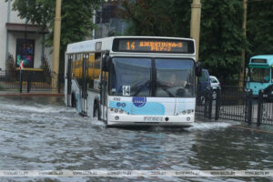 Затапіла горад і размыла дарогу. Моцная залева прайшла ў Гродне