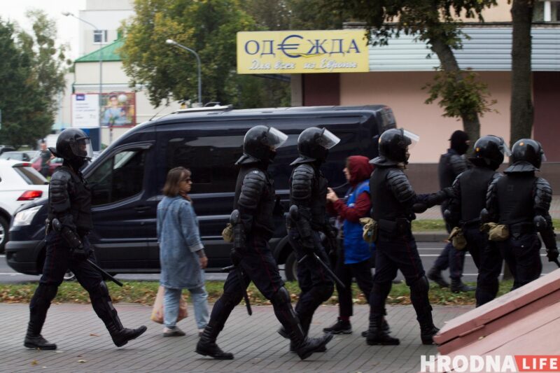 Суткі за кашулю з БЧБ, ператрусы і выклікі ў РАУС. Як прайшоў тыдзень у Гродне і вобласці Суткі за кашулю з БЧБ, ператрусы і выклікі ў РАУС. Як прайшоў тыдзень у Гродне і вобласці