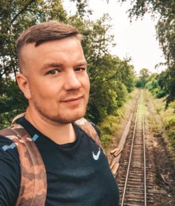 «Неудачно чихнешь – и перелом». Анастасия Данильченко из Гродно о своем редком генетическом заболевании Блогер Vadimati
